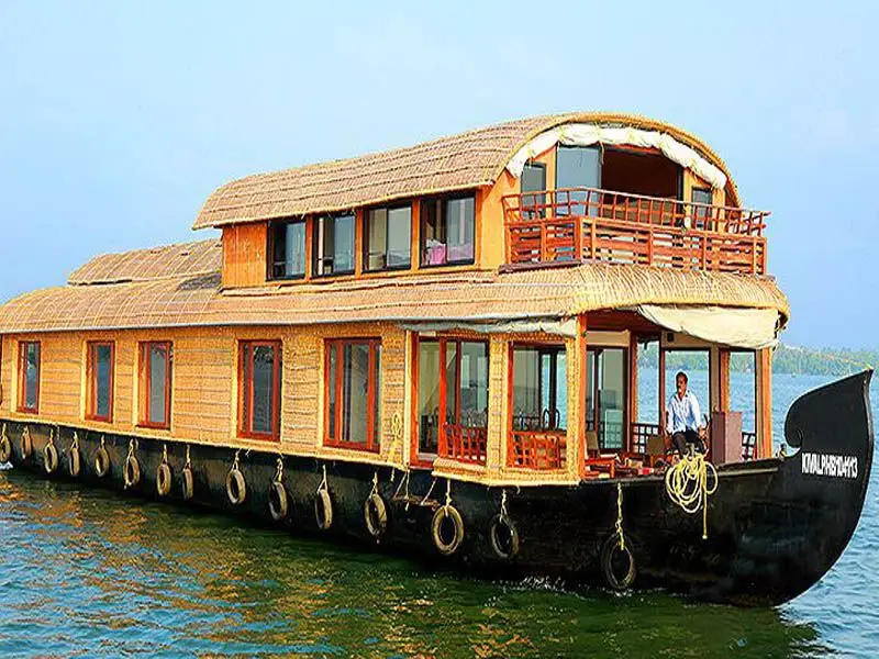Houseboat Tours in Kumarakom